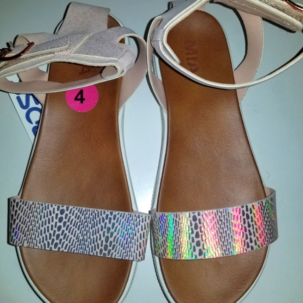 Girl's sz. 4y MIA platform sandals
